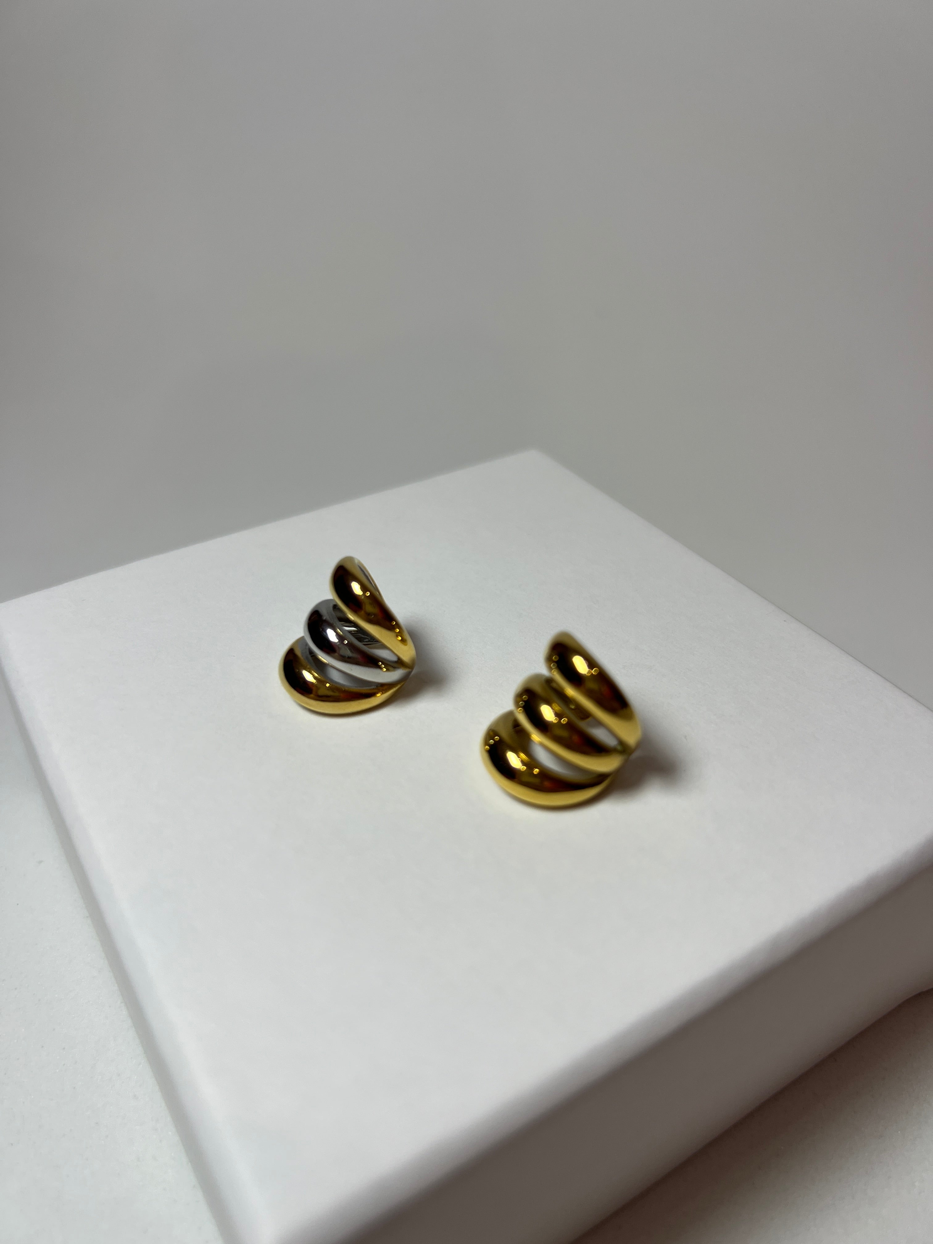 Athena - earcuff